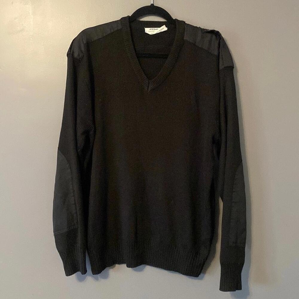 Classic Military Style Sweater Black V-Neck Ribbed Knit Fall Essential Tactical